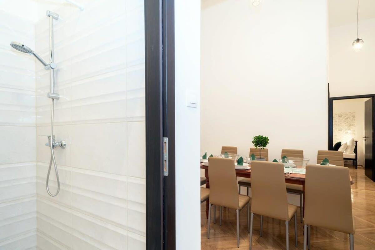 Ultra Central Large Stylish Apartment Budapest Exterior foto